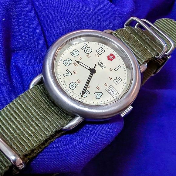 Swiss Army Vintage 38mm Classic Cavalry Swiss Made Men's Watch - Picture 4 of 6